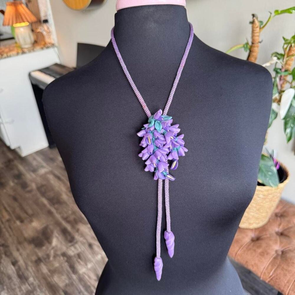 Vintage signed Artisan Wisteria Bolo Tie